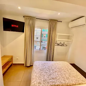  Apartamento Nuevas Con Bano Privado Frente Al Metro St Mwc Barcelona-fira España